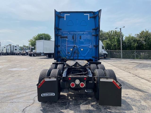 2022 Freightliner Cascadia-4