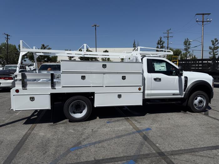 2025 Ford F-550-7