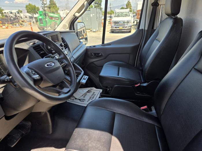 2022 Ford Transit-250-5