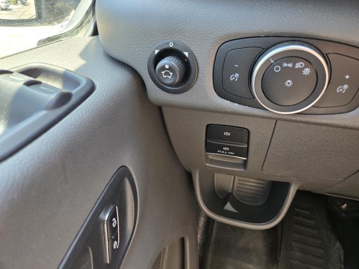 2022 Ford Transit-250-6