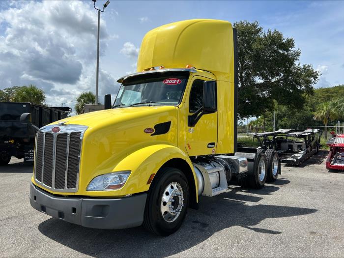 2021 Peterbilt 579 photo 3
