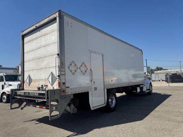 2020 Peterbilt 337-4