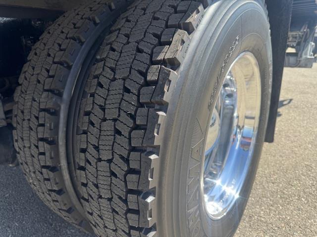 2020 Peterbilt 337-8