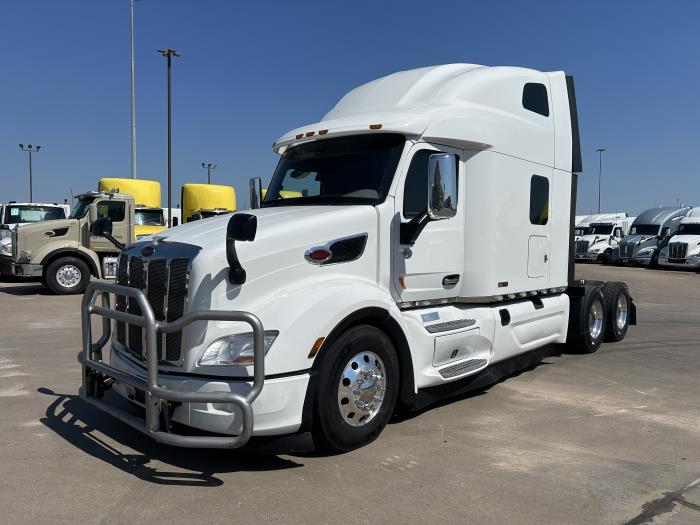 2021 Peterbilt 579 photo 2