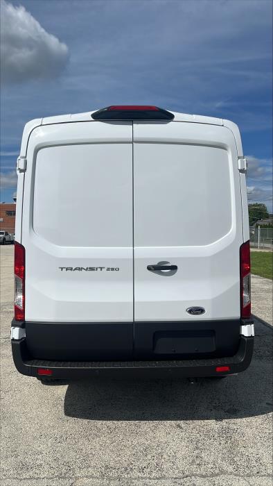 2025 Ford Transit-250-4