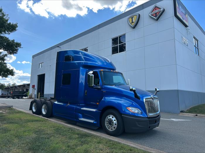 2020 International LT625 LT photo 4