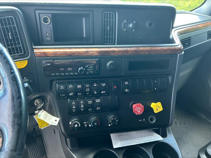 2020 International LT625-12