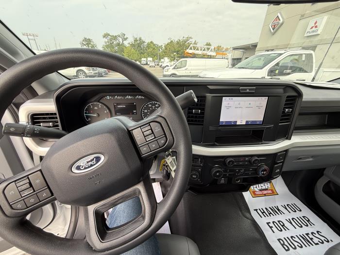 2025 Ford F-550-8