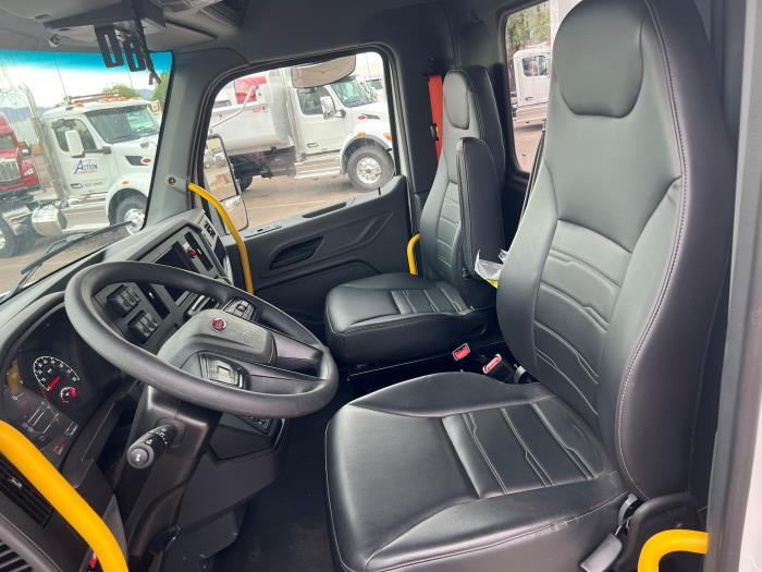 2026 Peterbilt 548-9