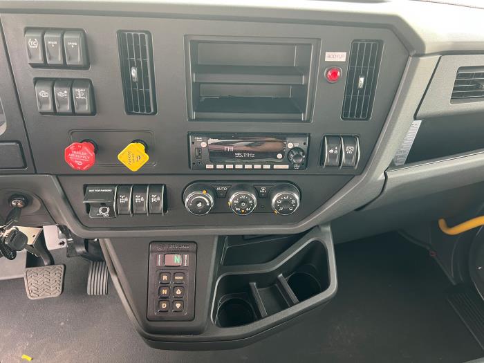 2026 Peterbilt 548-11