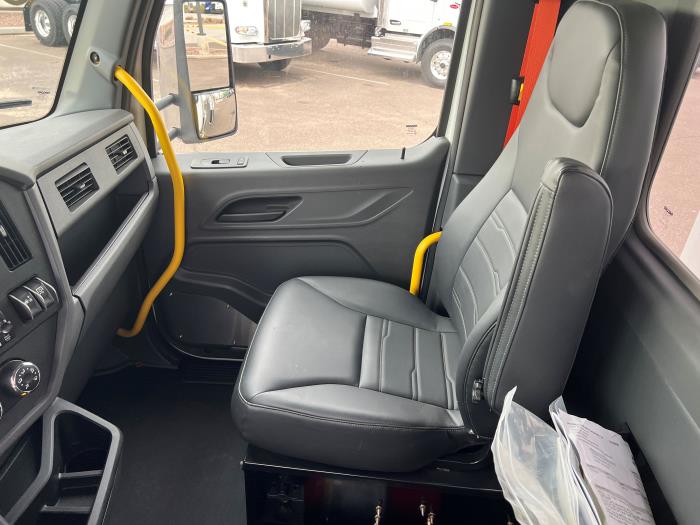 2026 Peterbilt 548-12