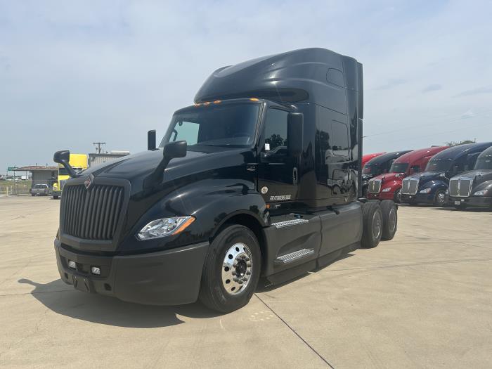 2022 International LT625-0
