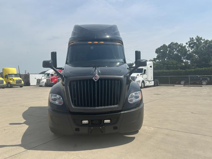 2022 International LT625-1