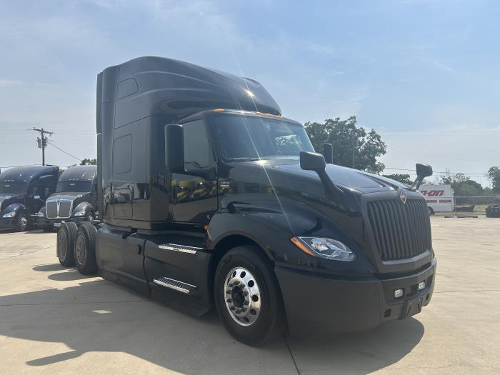 2022 International LT625-2