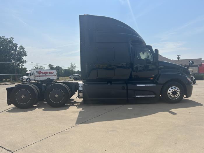 2022 International LT625-3