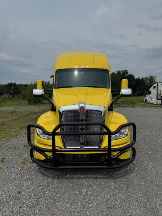 2024 Kenworth T680-2