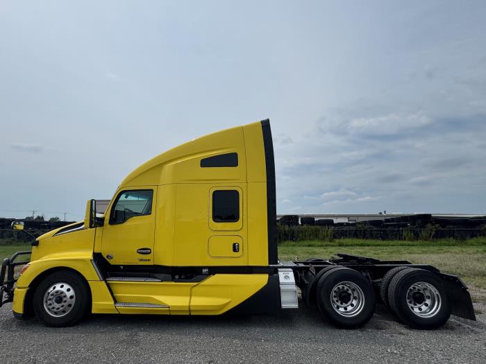 2024 Kenworth T680-8