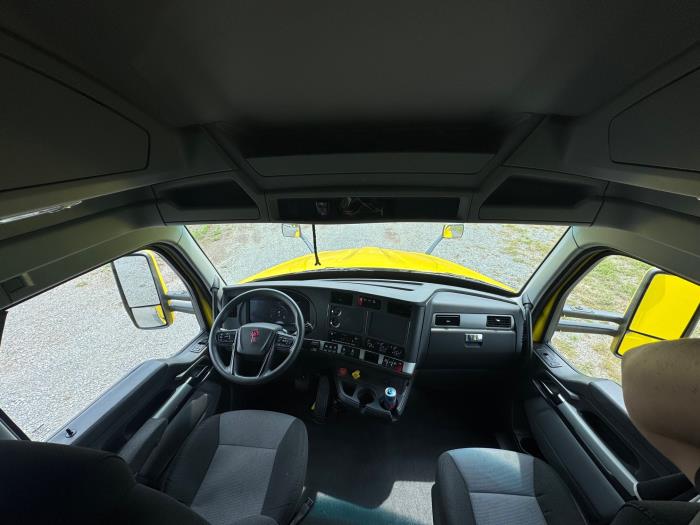 2024 Kenworth T680-23