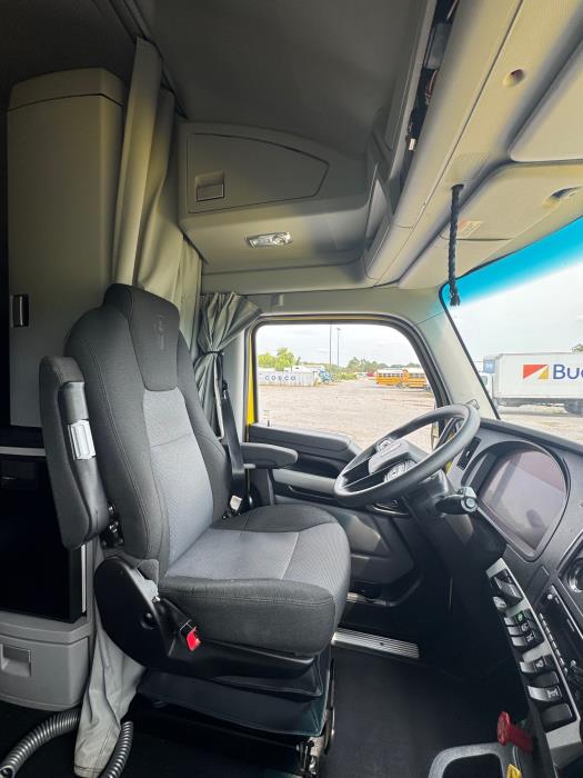 2024 Kenworth T680-24