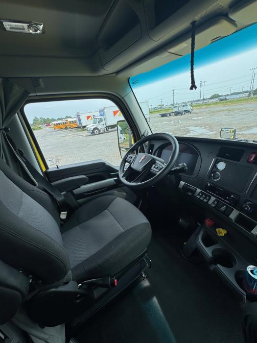 2024 Kenworth T680-25