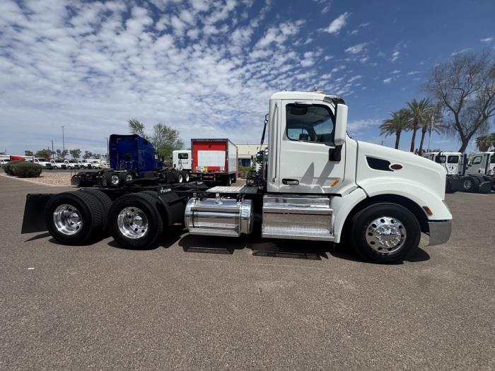 2022 Peterbilt 579-8