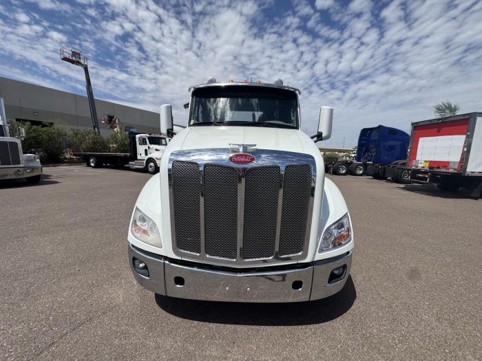 2022 Peterbilt 579-10