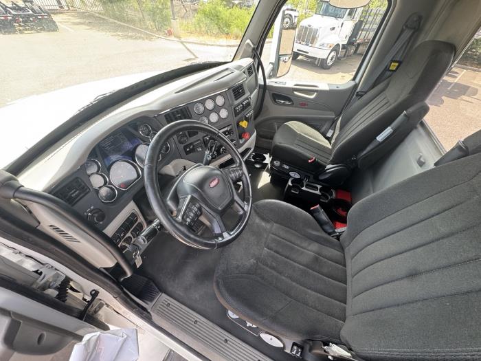 2022 Peterbilt 579-14