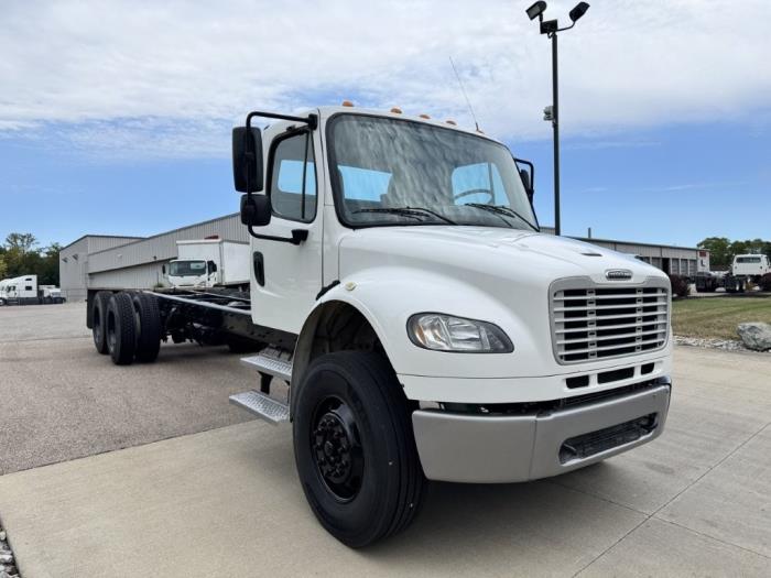 2020 Freightliner Business Class M2 106-3