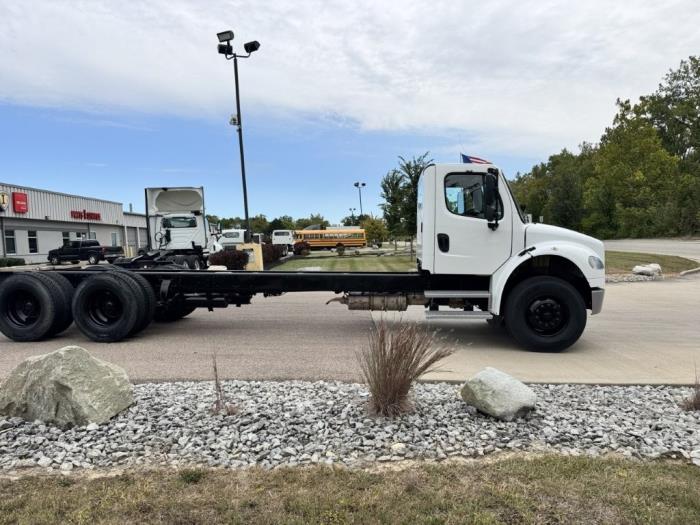 2020 Freightliner Business Class M2 106-4