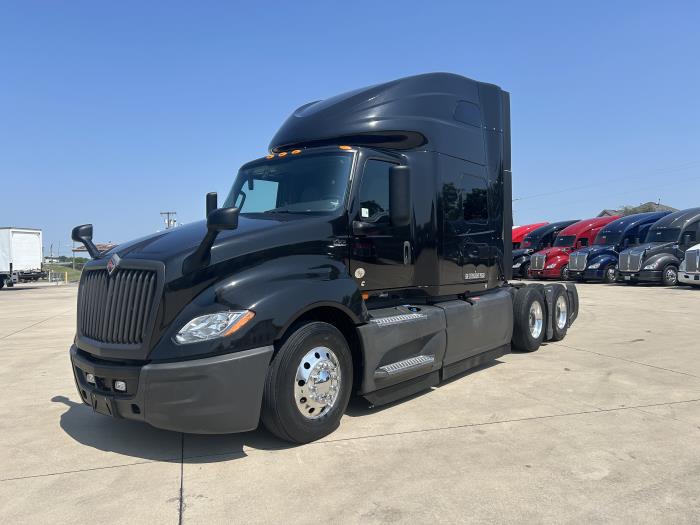 2022 International LT625-0