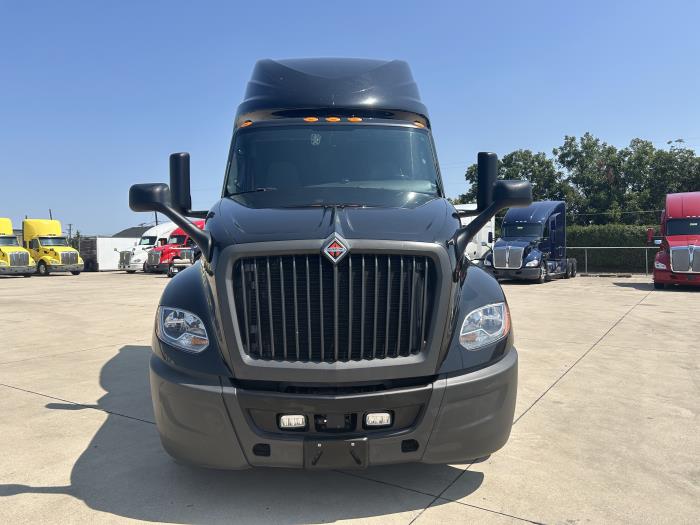 2022 International LT625-1