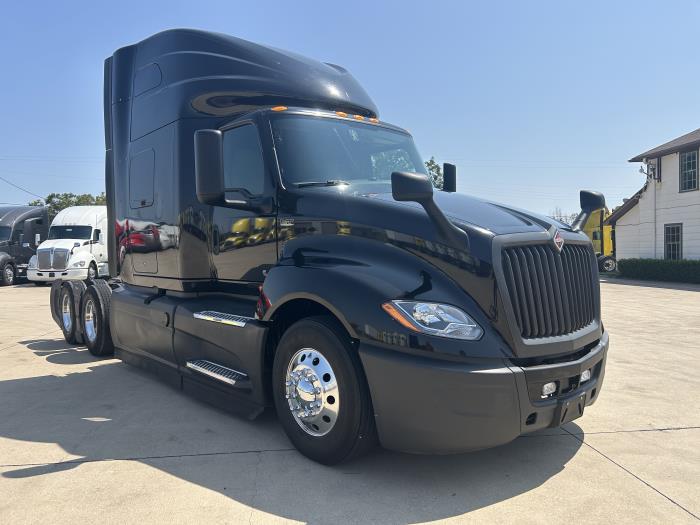 2022 International LT625-2