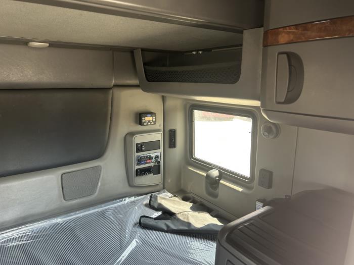 2022 International LT625-11