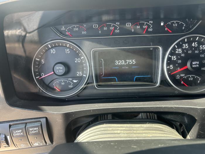 2022 International LT625-13