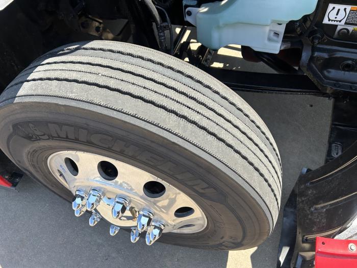 2024 Kenworth T680-21