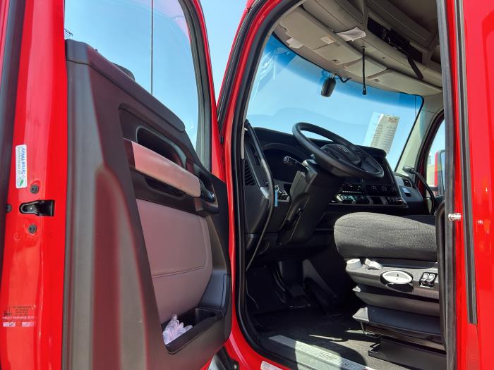 2024 Kenworth T680-24