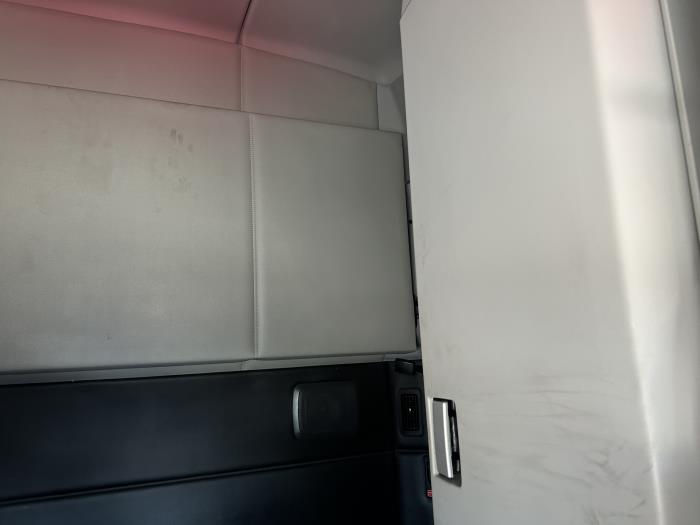 2024 Kenworth T680-30