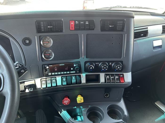 2024 Kenworth T680-37