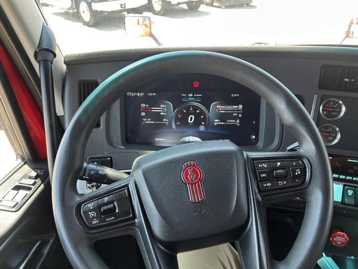 2024 Kenworth T680-38