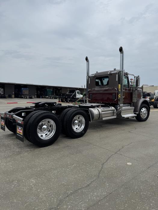 2026 Peterbilt 589-4