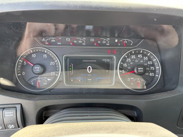 2025 International HX620-7