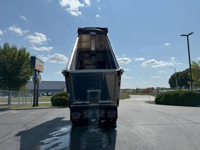 2025 International HX620-17