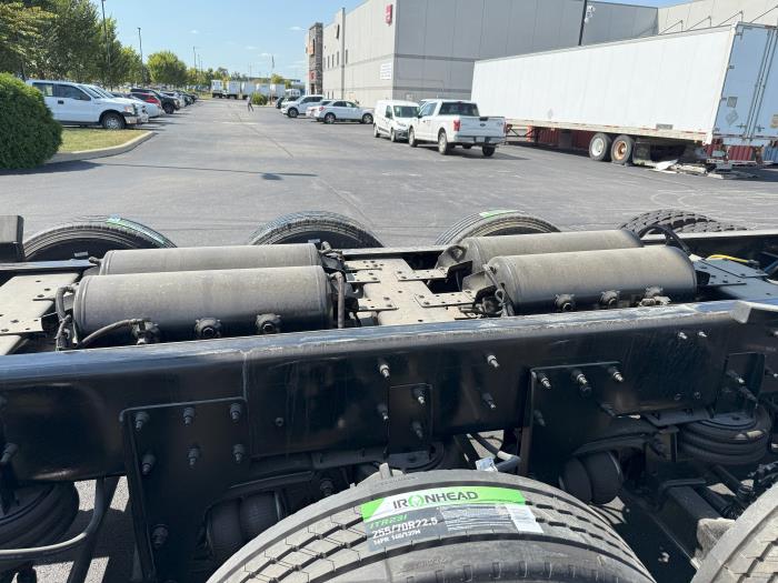 2025 International HX620-21