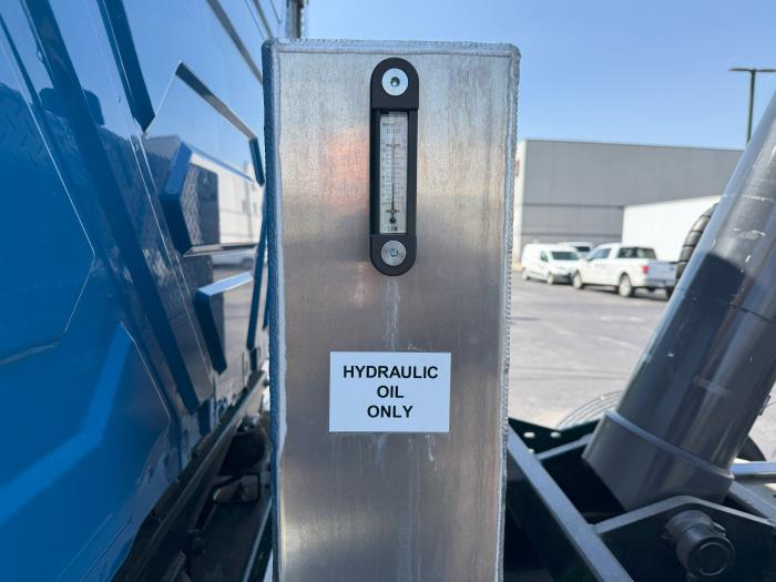 2025 International HX620-22