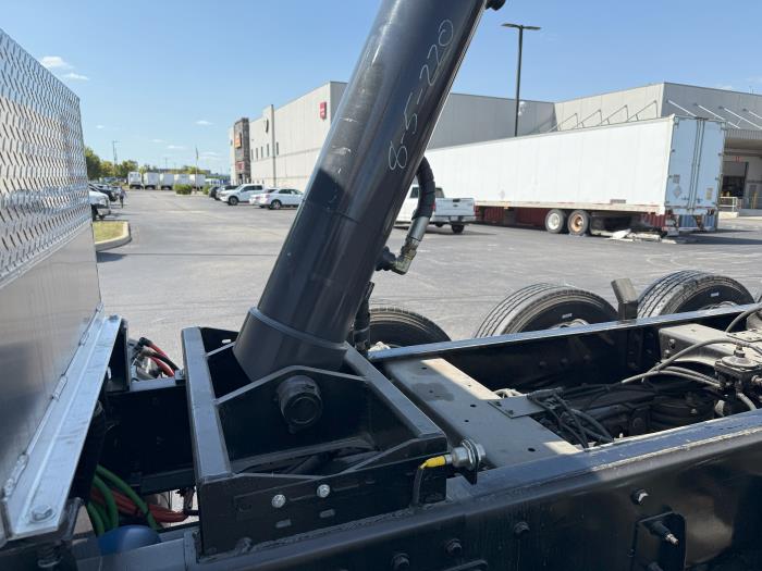 2025 International HX620-23