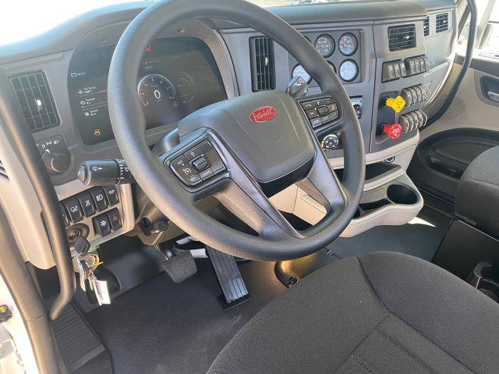 2026 Peterbilt 567-12