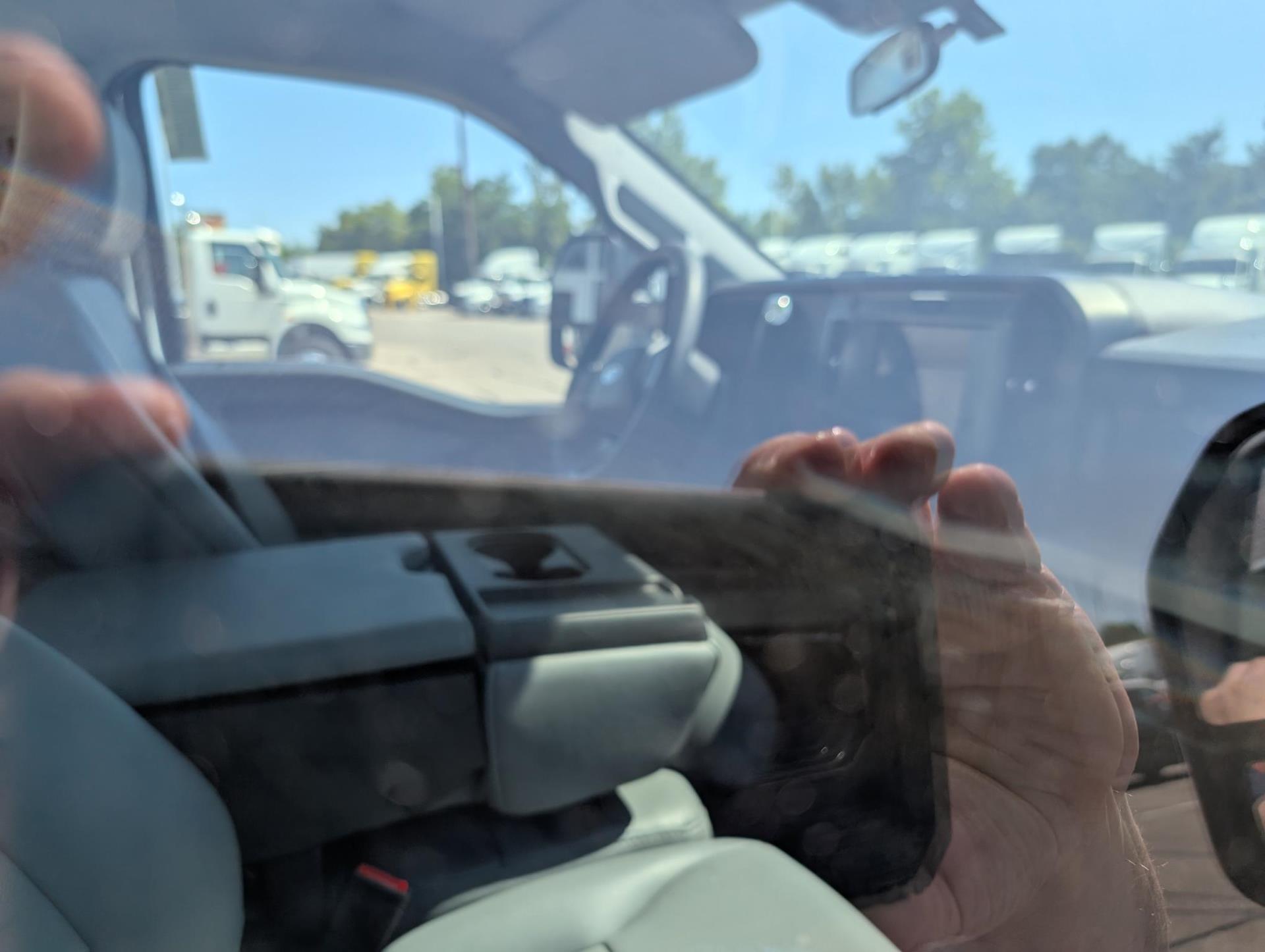 New 2025 Ford F-350 Regular Cab 4x4 Reading U108-SWs 9' Service Truck for sale #1890833 - photo 13