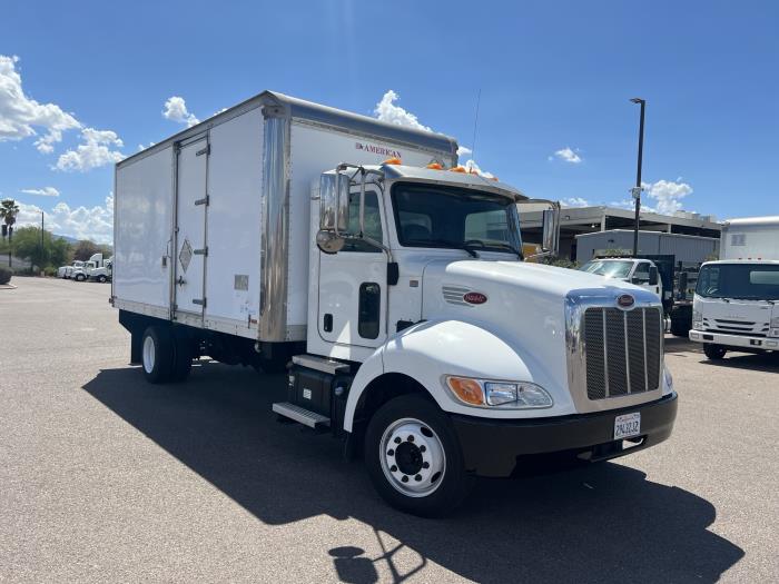 2019 Peterbilt 325-6