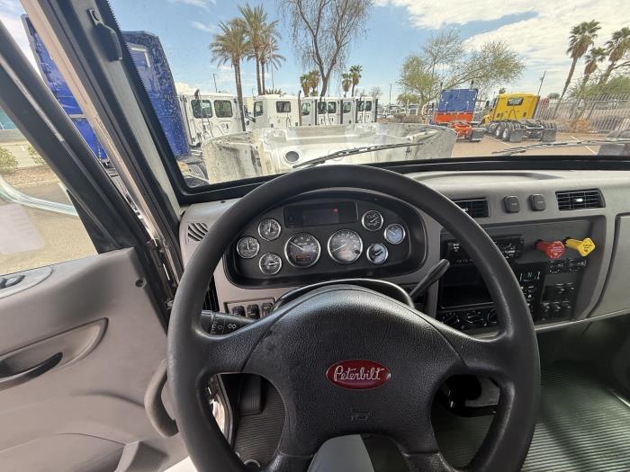 2019 Peterbilt 337-15