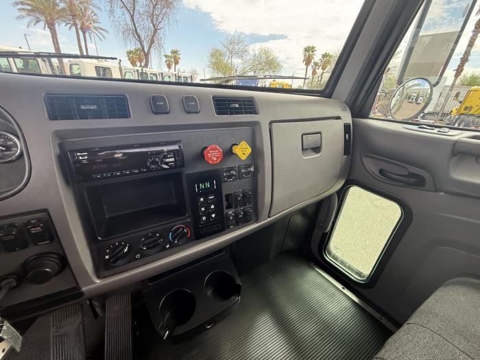 2019 Peterbilt 337-19